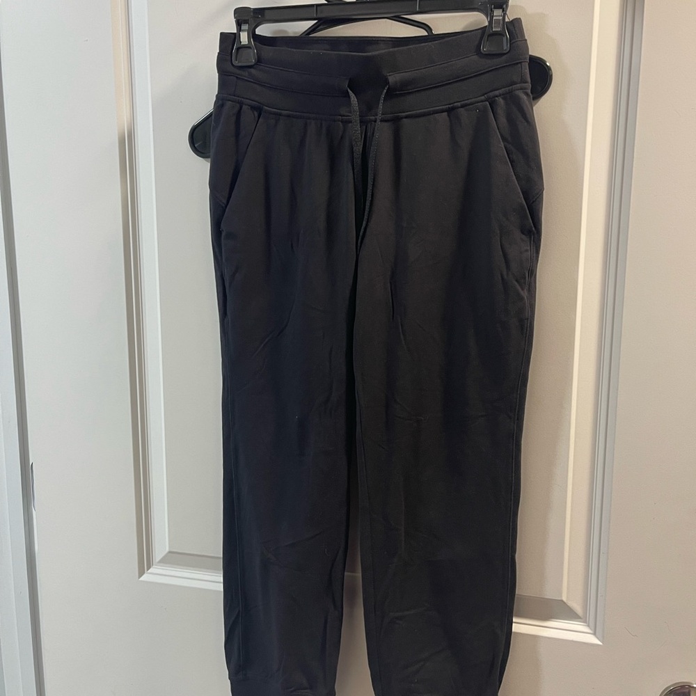 Black Jogger Pants Lululemon Ready To Rulu Joggers Crop Size 4 Good Condition - Picture 5 of 6